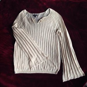 Bell sleeved sweater